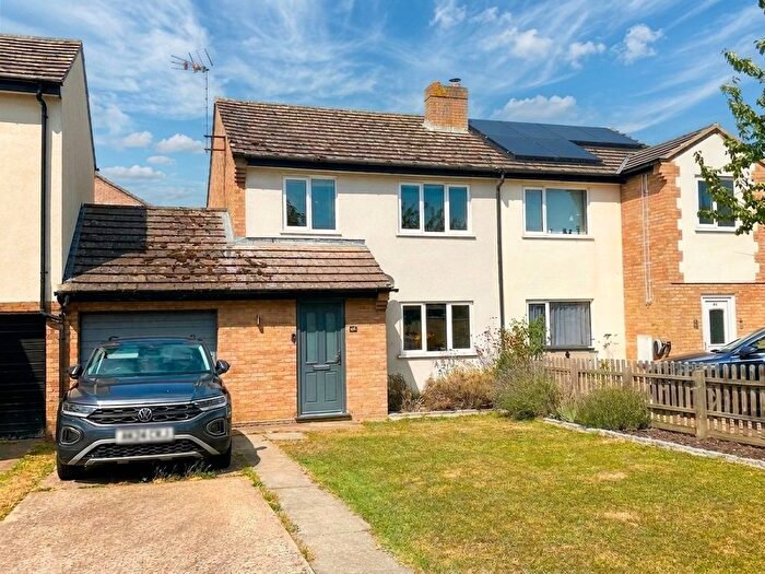 3 Bedroom Semi-Detached House For Sale In Bellairs, Sutton, CB6