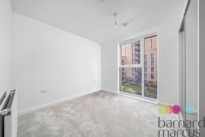 2 Bedroom Apartment To Rent In Hendon Waterside, Moorhen Drive, Hendon, NW9