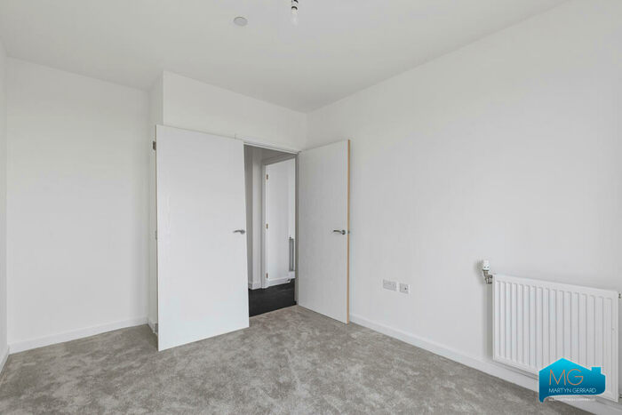 2 Bedroom Apartment To Rent In Medawar Drive, Mill Hill, London, NW7