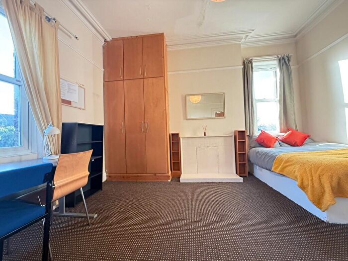 Studio To Rent In Trinity Street, Huddersfield, West Yorkshire, HD1