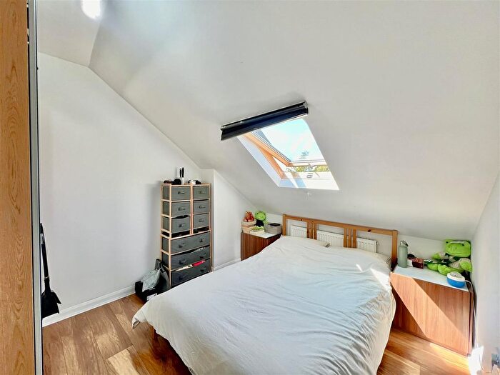 1 Bedroom Flat To Rent In Lampton Park Road, Hounslow, TW3