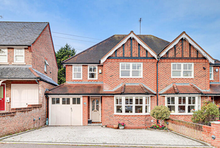 5 Bedroom Semi-Detached House For Sale In West Way, Harpenden, AL5