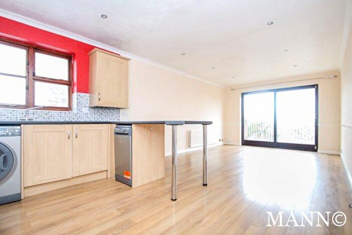 2 Bedroom Flat To Rent In Bromley Road, Bromley, BR2