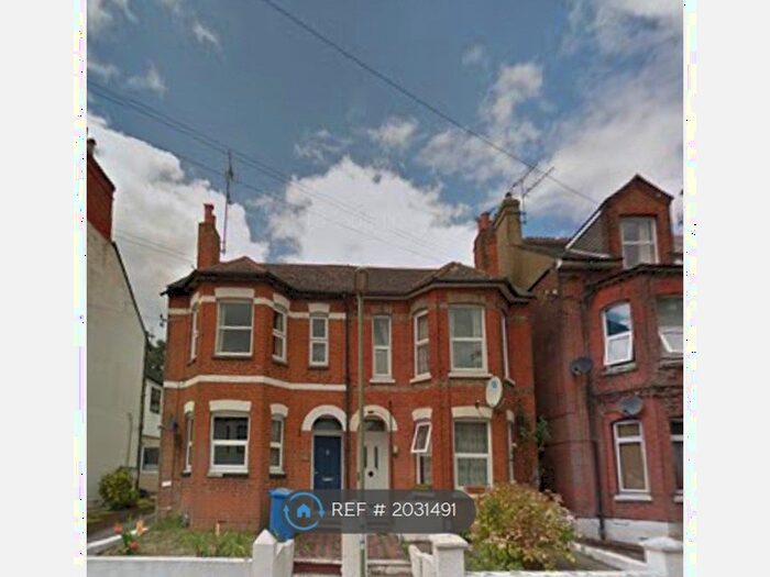 1 Bedroom Flat To Rent In Cambridge Road, Aldershot, GU11