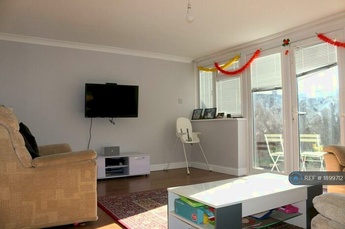 3 Bedroom Terraced House To Rent In Sherbrooke Close, Bexleyheath, DA6