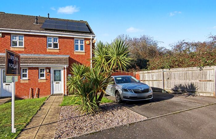 3 Bedroom Semi Detached House For Sale In Poppy Close, Nuneaton, CV10