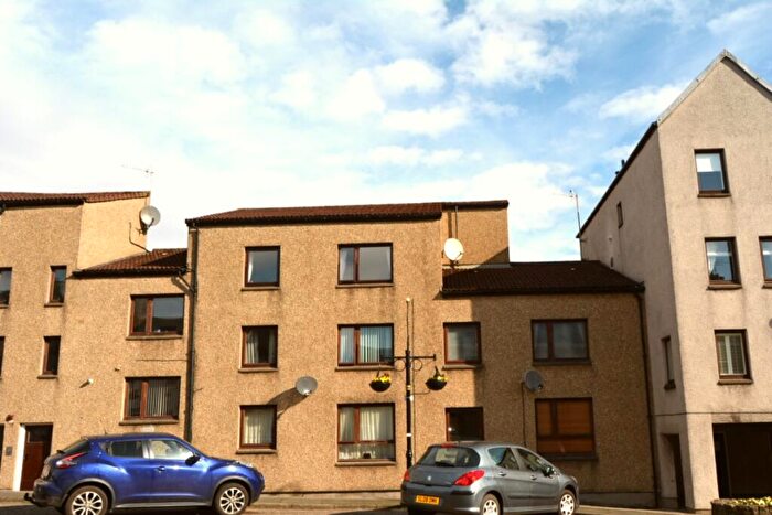 2 Bedroom Flat To Rent In High Street, Linlithgow, West Lothian, EH49