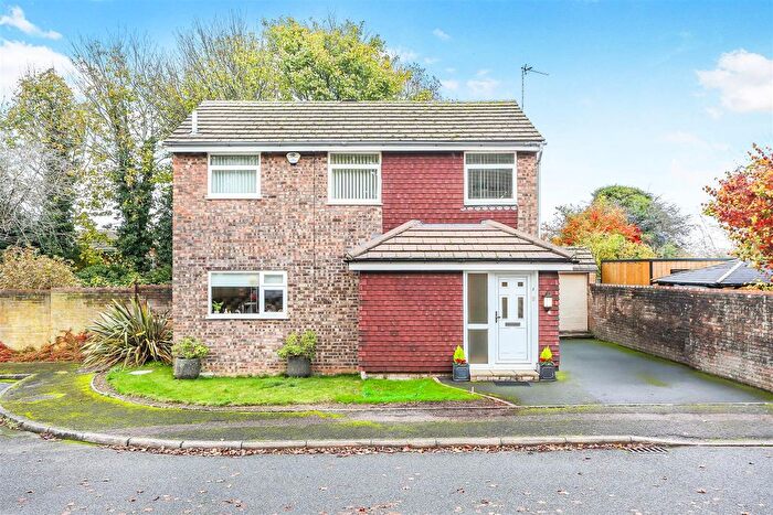 3 Bedroom Detached House For Sale In Osier Way, Banstead, SM7