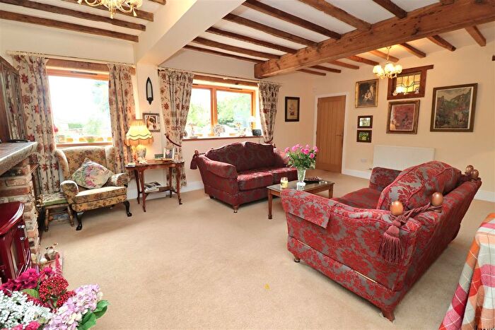 2 Bedroom Barn Conversion For Sale In Main Road, Harlthorpe, Selby, YO8