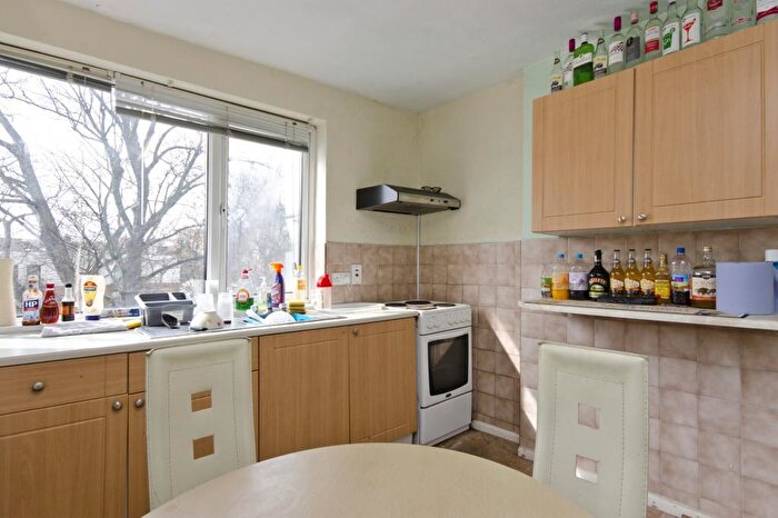 3 Bedroom Flat To Rent In The Grove, Stratford, London, E15