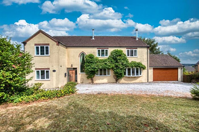 6 Bedroom Detached House For Sale In The Common, Crich, DE4
