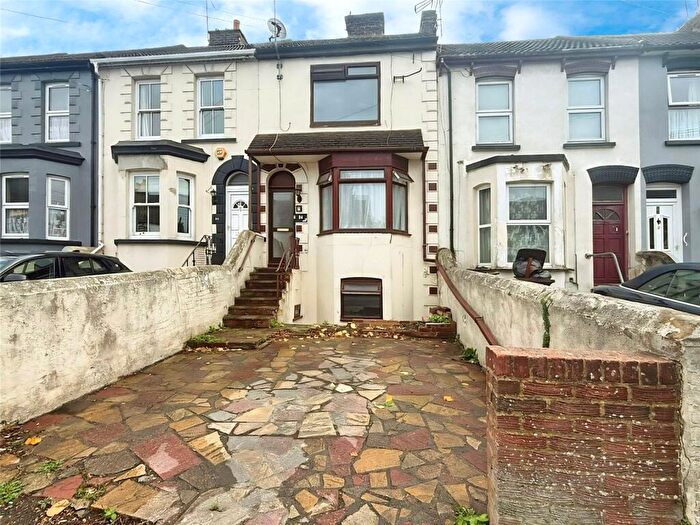 3 Bedroom Terraced House To Rent In Copenhagen Road, Gillingham, Kent, ME7