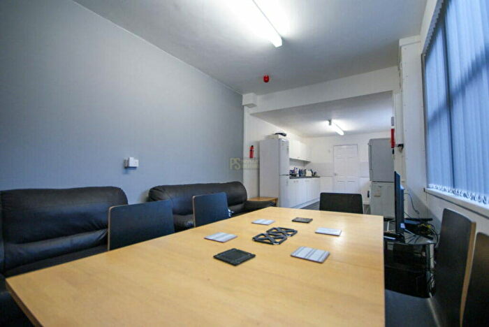 6 Bedroom Terraced House To Rent In Oak Tree Lane, Selly Oak, Birmingham, B29