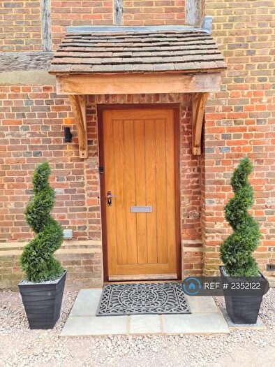 2 Bedroom Flat To Rent In Malthouse Lane, Heckfield, RG27