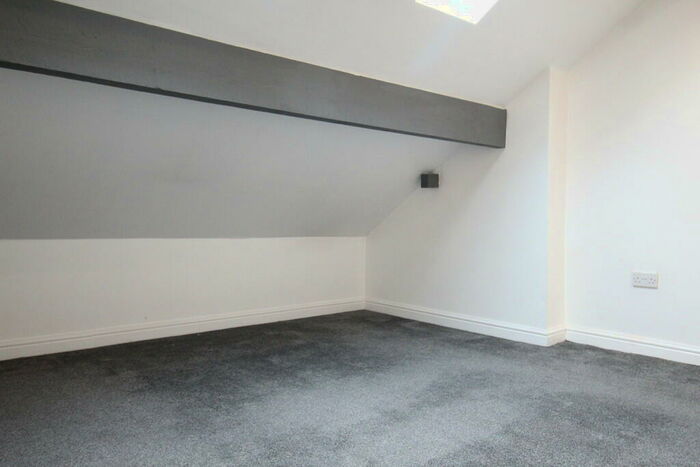 1 Bedroom Apartment To Rent In Top Flat, B St. Davids Road North, FY8