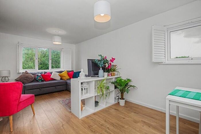 1 Bedroom Apartment To Rent In Franklyn Close, Abingdon, OX14