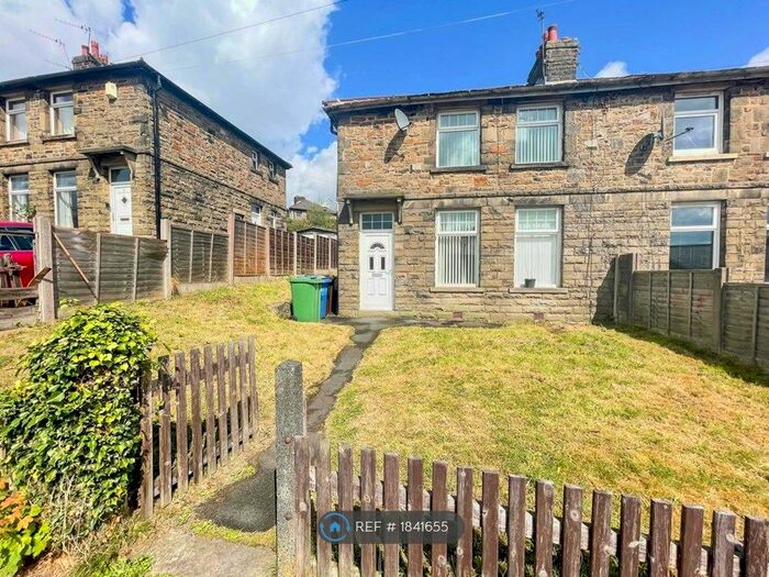 3 Bedroom Semi-Detached House To Rent In Hargreaves Drive, Rossendale, BB4
