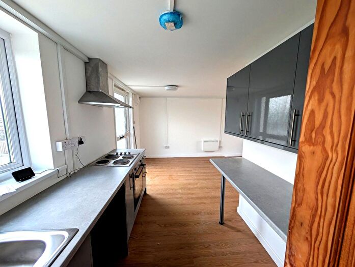 1 Bedroom Flat To Rent In St. Peters Road, Johnston, SA62