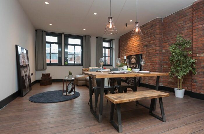 2 Bedroom Apartment To Rent In Bed Apartment, Portland Street, Basil House, M1