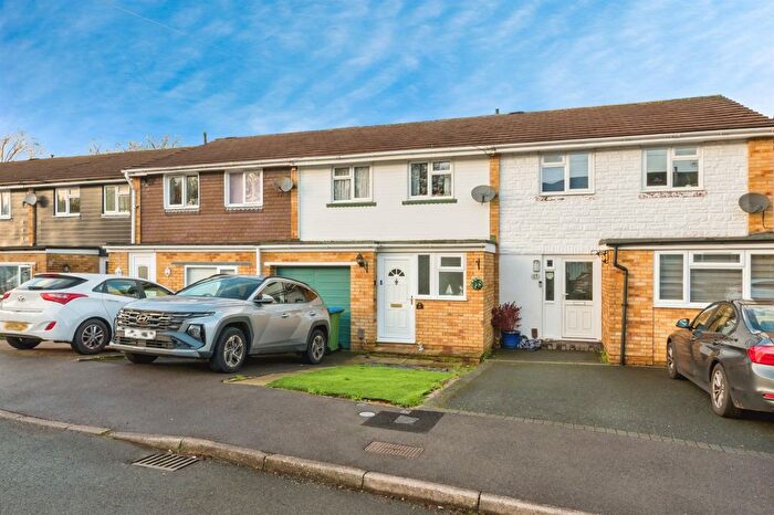 3 Bedroom Terraced House For Sale In Epping Close, Southampton, SO18
