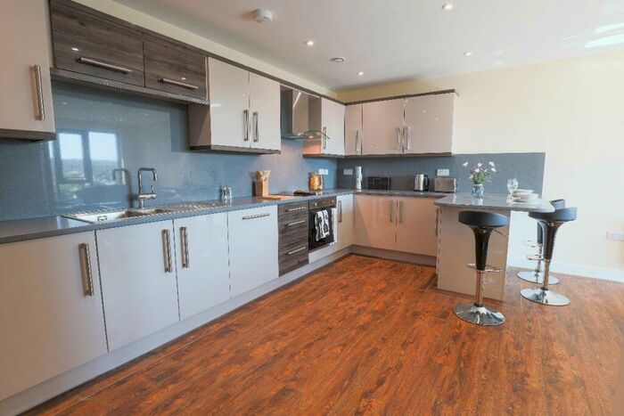3 Bedroom Apartment To Rent In Ecco, S11
