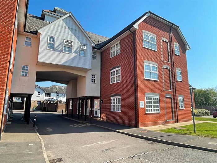 2 Bedroom Flat For Sale In Colchester Road, West Bergholt, CO6