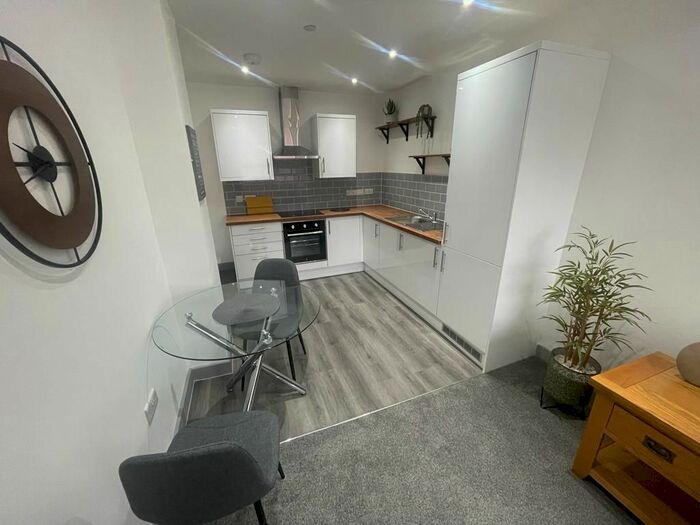 1 Bedroom Flat To Rent In Grosvenor House, Union Street, Wakefield, WF1