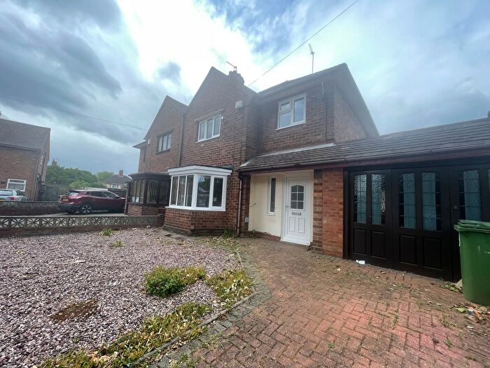 3 Bedroom Semi-Detached House To Rent In Stanley Road, Wednesbury, WS10
