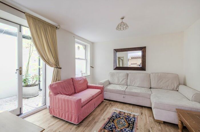 1 Bedroom Flat To Rent In Queen's Gate, London, SW7