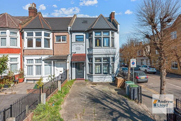 1 Bedroom Flat For Sale In Bedroom Flat – Green Lanes, Haringey, N8