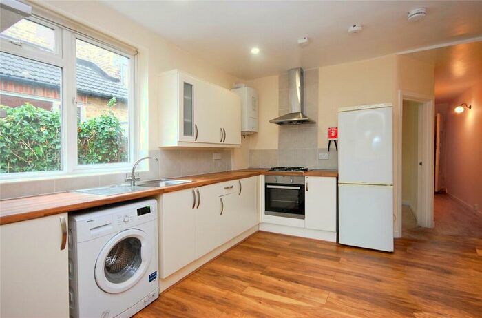3 Bedroom Apartment To Rent In Melrose Avenue, London, NW2
