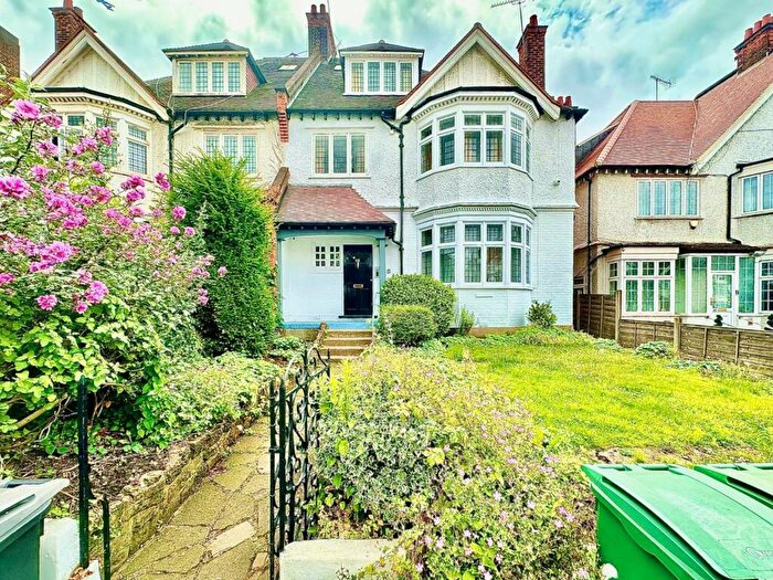 Studio To Rent In Finchley Road, Hampstead, London, NW3