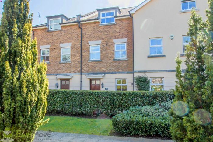 4 Bedroom Town House To Rent In Brookbank Close, Cheltenham, GL50