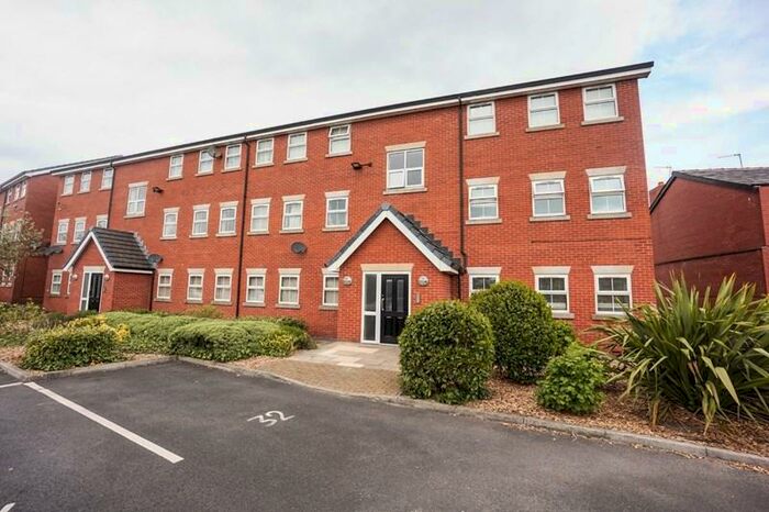 2 Bedroom Apartment To Rent In Milner Street, Radcliffe, M26
