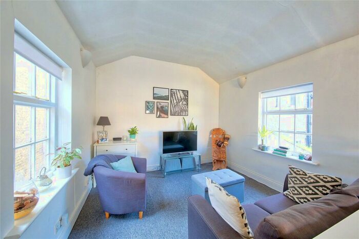 1 Bedroom Apartment To Rent In Ormeley Road, SW12