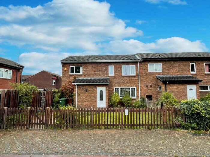 3 Bedroom Semi-Detached House To Rent In Steyning Close, Corby, NN18