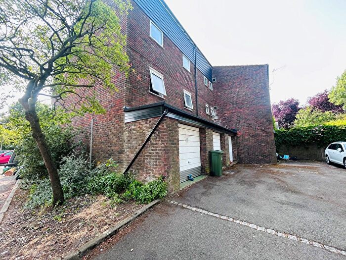 1 Bedroom Flat To Rent In Simpson, Milton Keynes, MK6