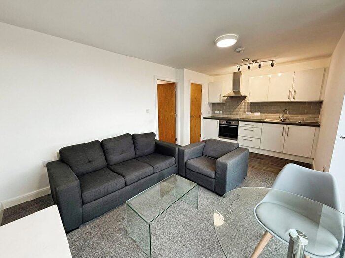 2 Bedroom Flat To Rent In Skinner Lane, Leeds, West Yorkshire, Uk, LS7