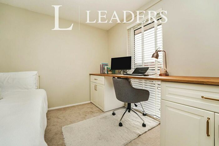 2 Bedroom Apartment To Rent In Sandringham Court, GL53