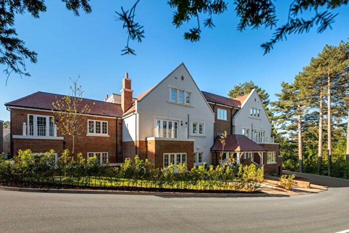 1 Bedroom Flat For Sale In Oak Hill House, Merrileas Drive, Oxshott, KT22
