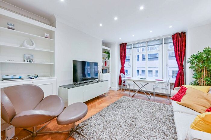 2 Bedroom Flat To Rent In Gilbert Street, Mayfair, London, W1K