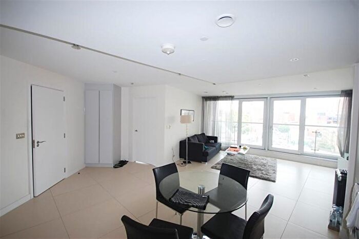 1 Bedroom Flat To Rent In Bezier Apartments, City Road, Old Street, Shoreditch, London, EC1Y