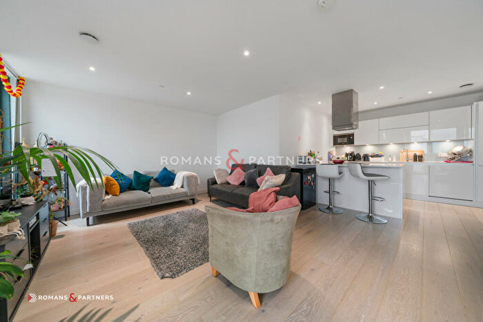 2 Bedroom Apartment To Rent In Carriage House, City North, N4