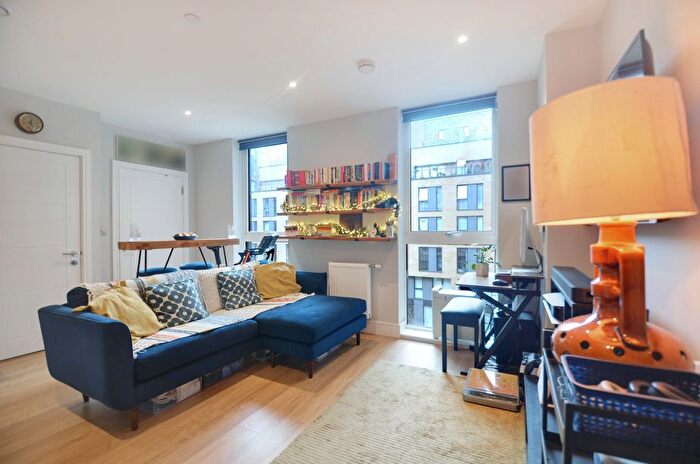1 Bedroom Flat For Sale In Summerstown, London, SW17