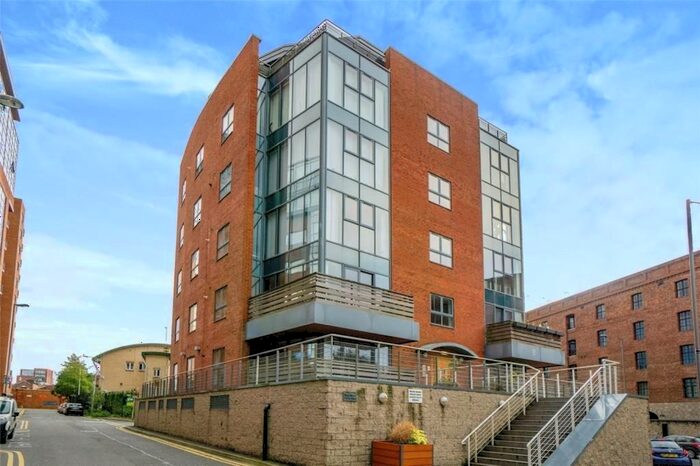 2 Bedroom Flat To Rent In Hurst Street, City Centre, L1