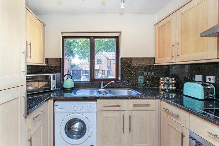 1 Bedroom Maisonette To Rent In Stonefield Park, SL6