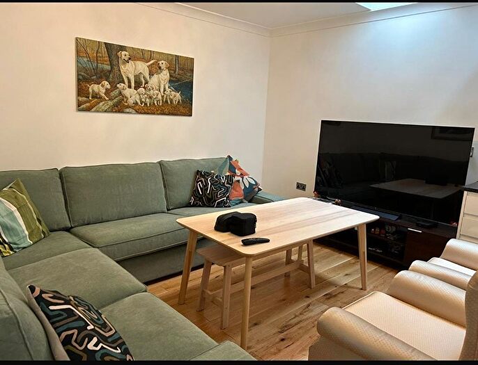 3 Bedroom Terraced House To Rent In Barber Close, Enfield, N21