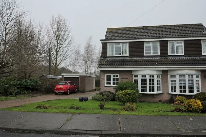 3 Bedroom Chalet To Rent In Allandale, Thundersley, Essex, SS7