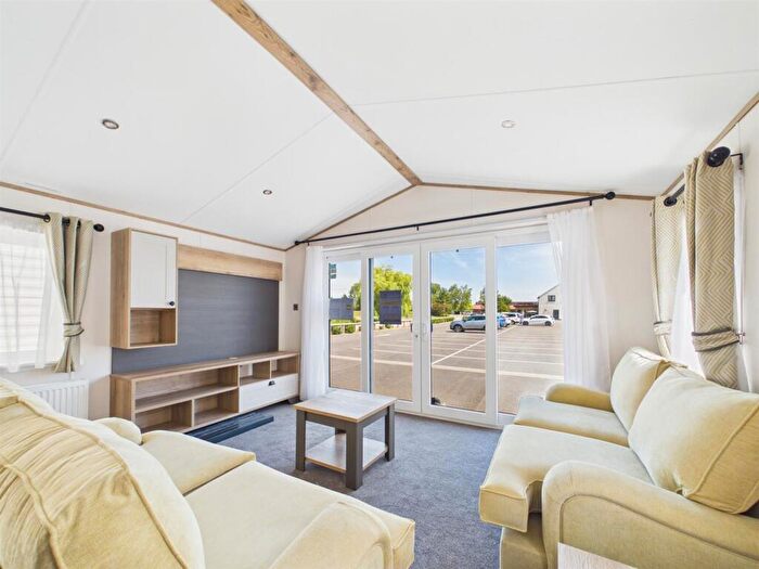 2 Bedroom Chalet For Sale In Alford Road, Mablethorpe, LN12
