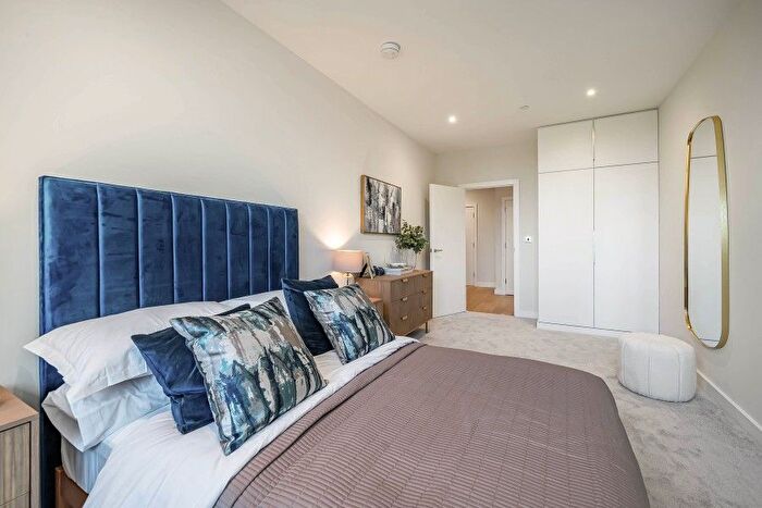 1 Bedroom Flat To Rent In Chertsey, Surrey, KT16